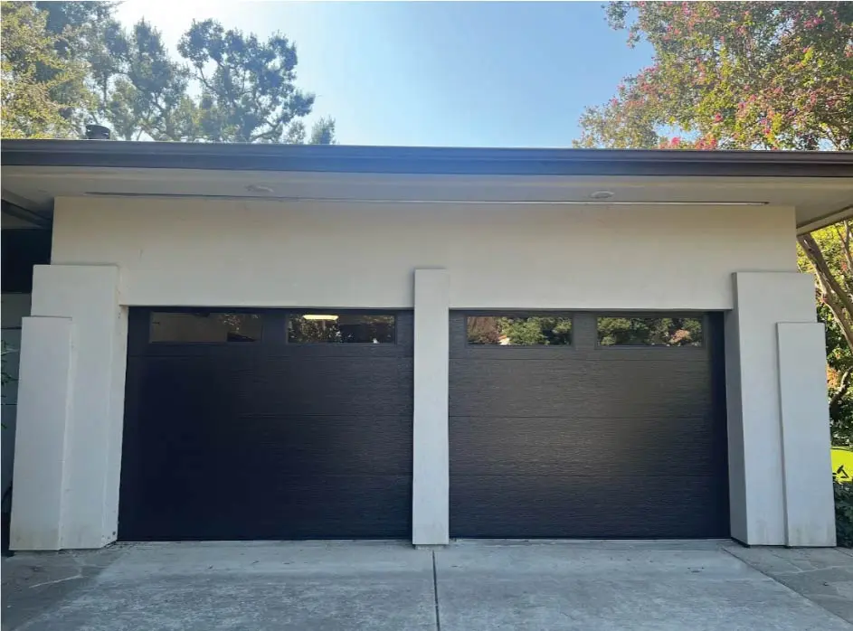 new-garage-door modern garage door after being repair by the best garage door company in visalia, ca