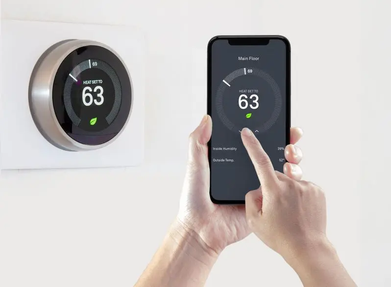 Smart thermostat being controlle dby a smart phone app
