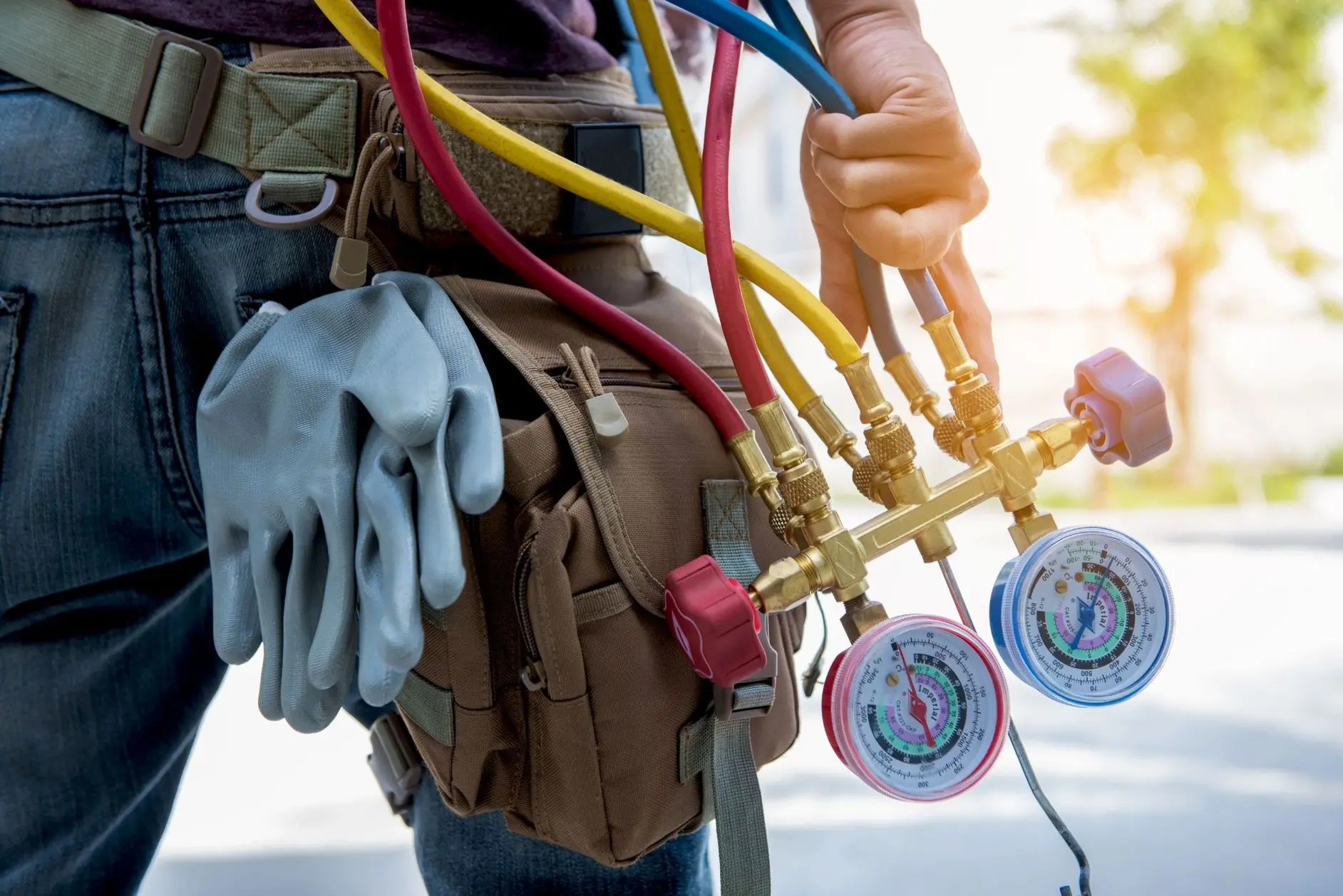 Air Conditioning Technician and A part of preparing to install new air conditioner