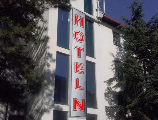 Hotel N
