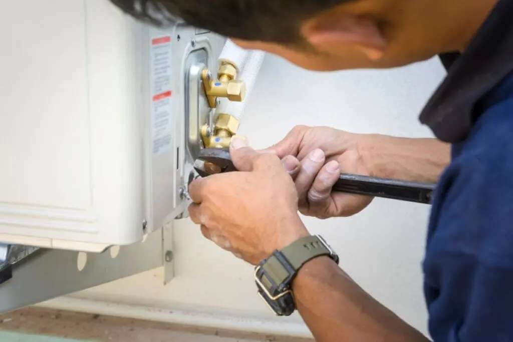 Installing-air-conditioner