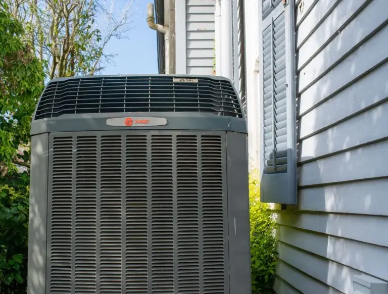 heat pump vs air conditioner unit closeup