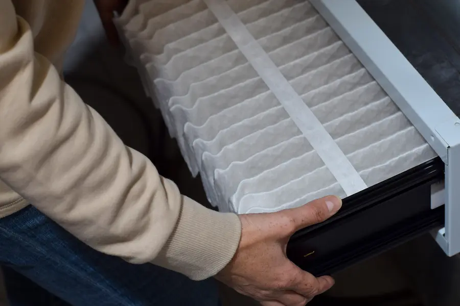 replacing-furnace-filter-at-home