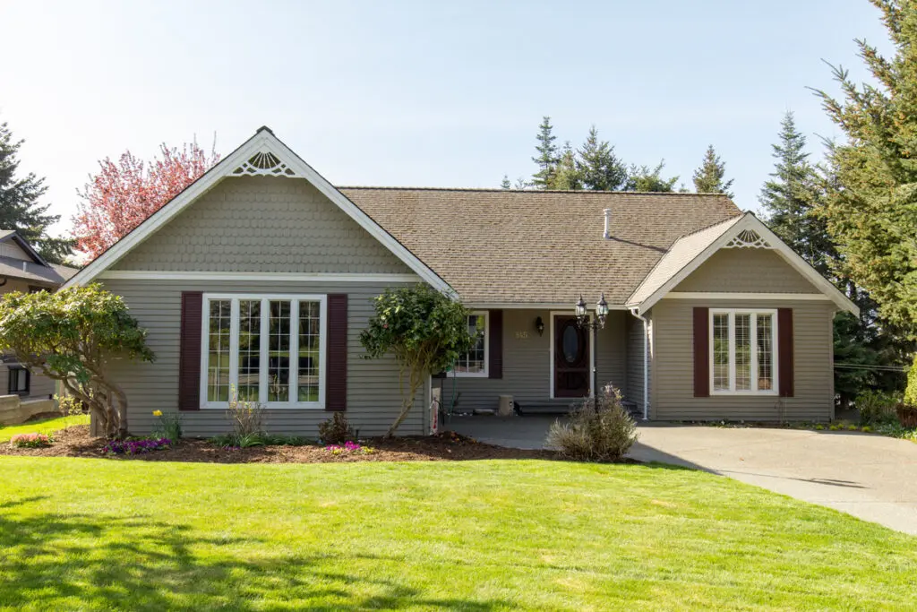 house and roof color combinations