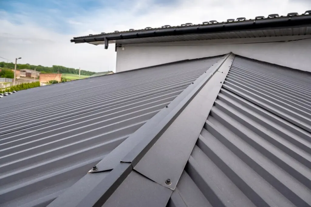 roof ridge of metal standing seam roof