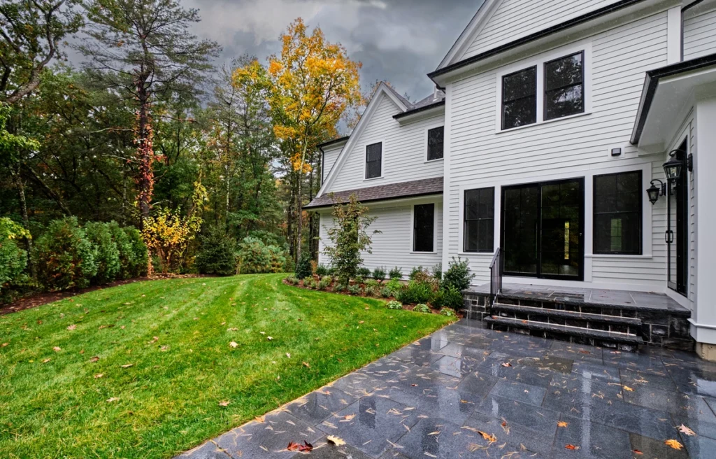 james hardie siding holds up in rain and stormy weather