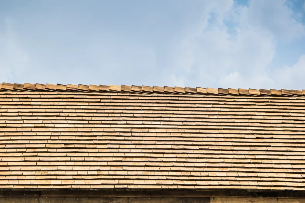 cedar-shake-roof-ridge