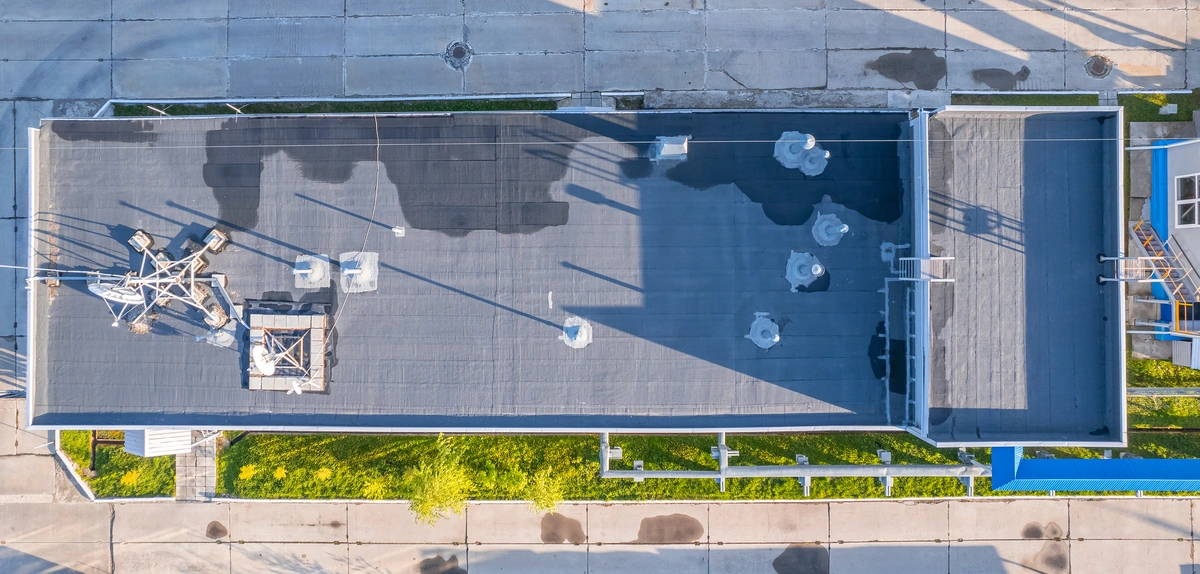 overhead long commercial roof