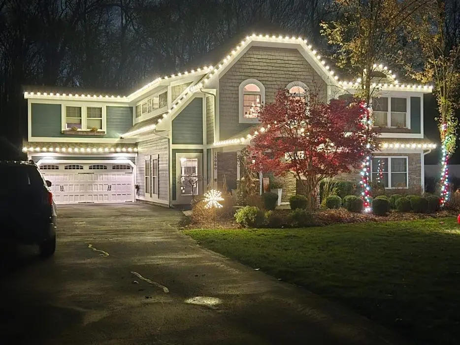 Christmas Light Installation projects in Oakland County MI