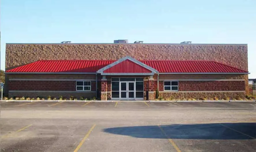 Culver's restaurant exterior in Mt. Vernon, showcasing completed plumbing installation by A & W Plumbing and Heating, featuring a red roof and brick facade.