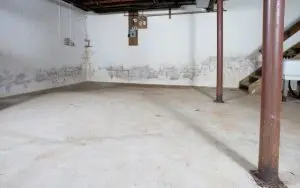 water-leaking-into-your-basement-sundahl-waterproofing-1