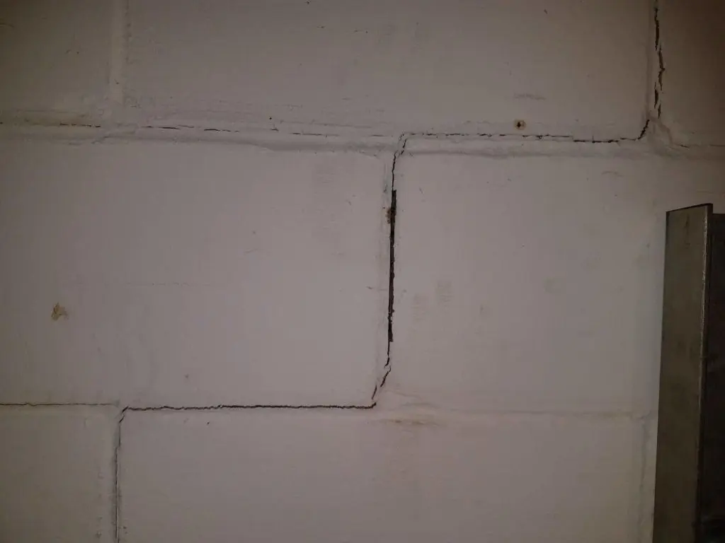 foundation-cracks-larchmont-ny-sundahl-waterproofing-1