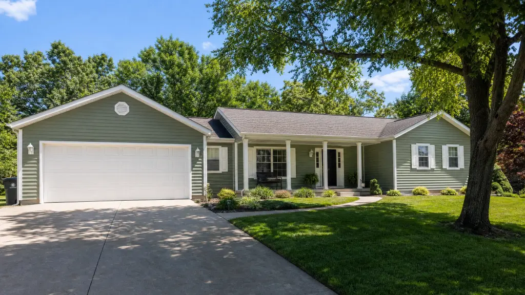 Sutton's vinyl siding installation in Springfield, IL — photo 5