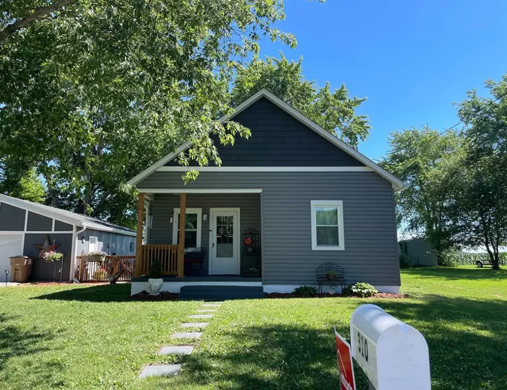 Composite vs vinyl siding — new vinyl siding installed by Sutton's in Springfield, IL