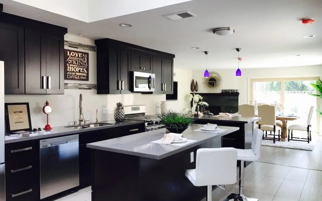 Expand Your Living Space with a Kitchen That Extends Outside