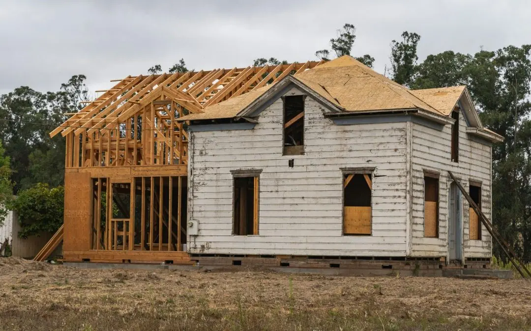 From Damage to Rebuild: How Restoration and Reconstruction Work Together in South Florida