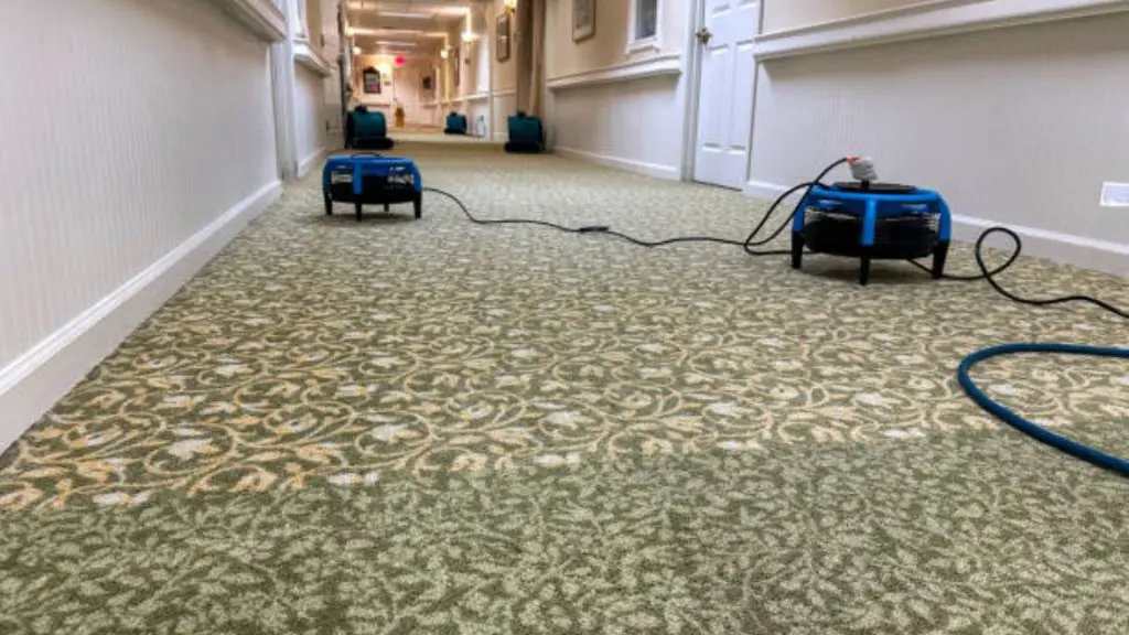 commercial water damage restoration hutchinson ks