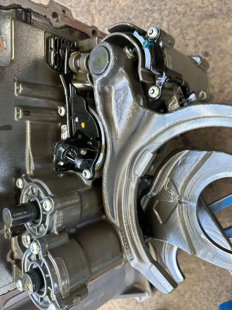 semi truck transmission internals