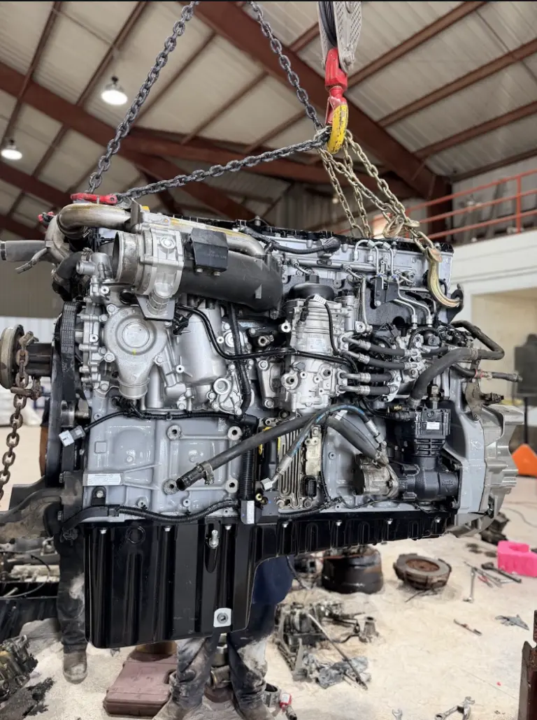Why Mobile Crane Services Are Important for Semi-Truck Recovery
