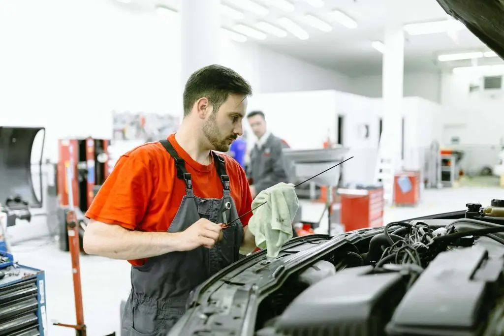 Why You Should Trust an Auto Technician for Your Oil Change