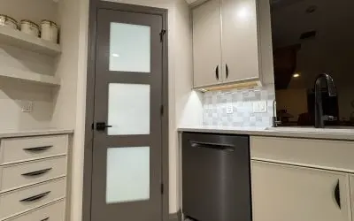 Modern Kitchen Remodel in Melbourne, FL, Featuring Custom Cabinets, New Flooring, and Recessed Lighting