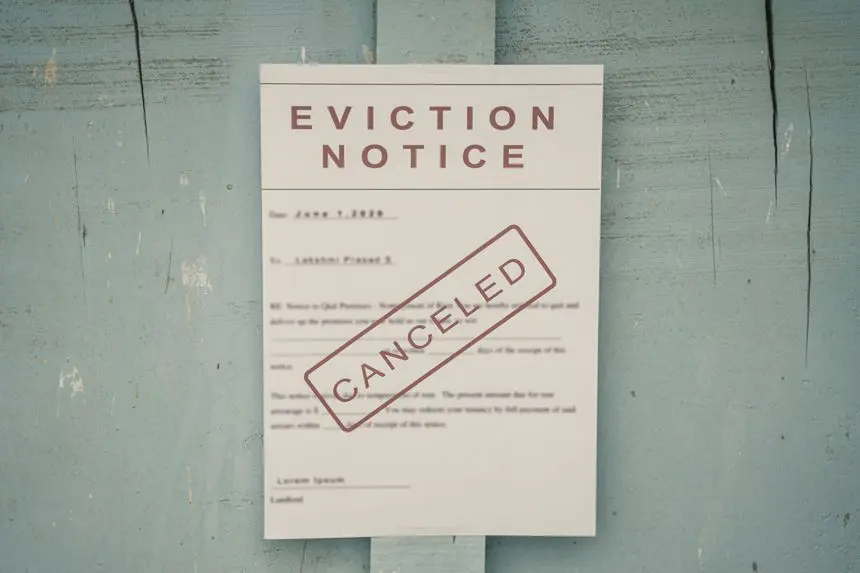 Canceled,Foreclosed,Or,Eviction,Notice,On,A,Main,Door,With