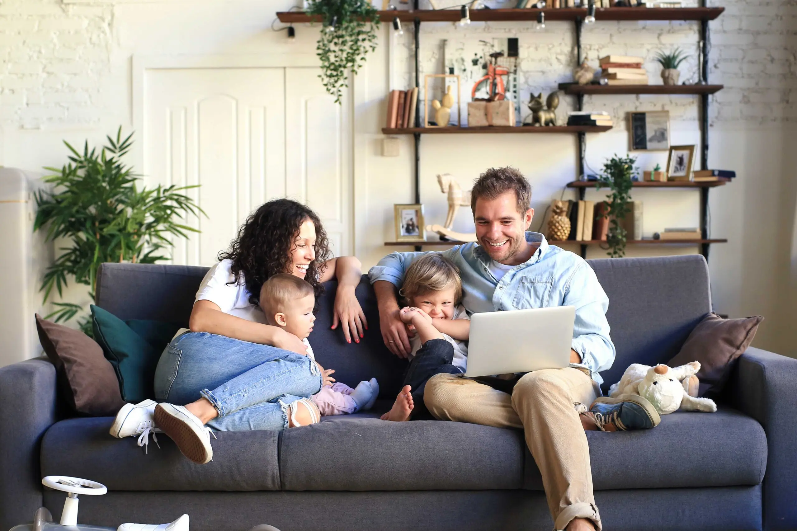 Happy family pursues roof replacement