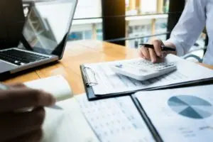 New York divorce mediator completing complex divorce analysis