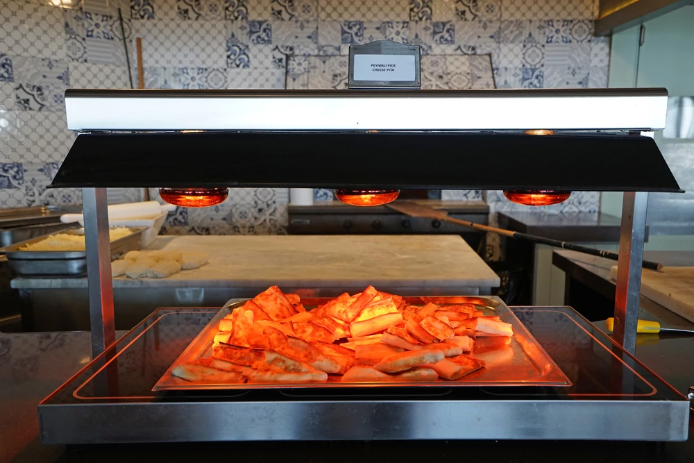 Commercial warming cabinet