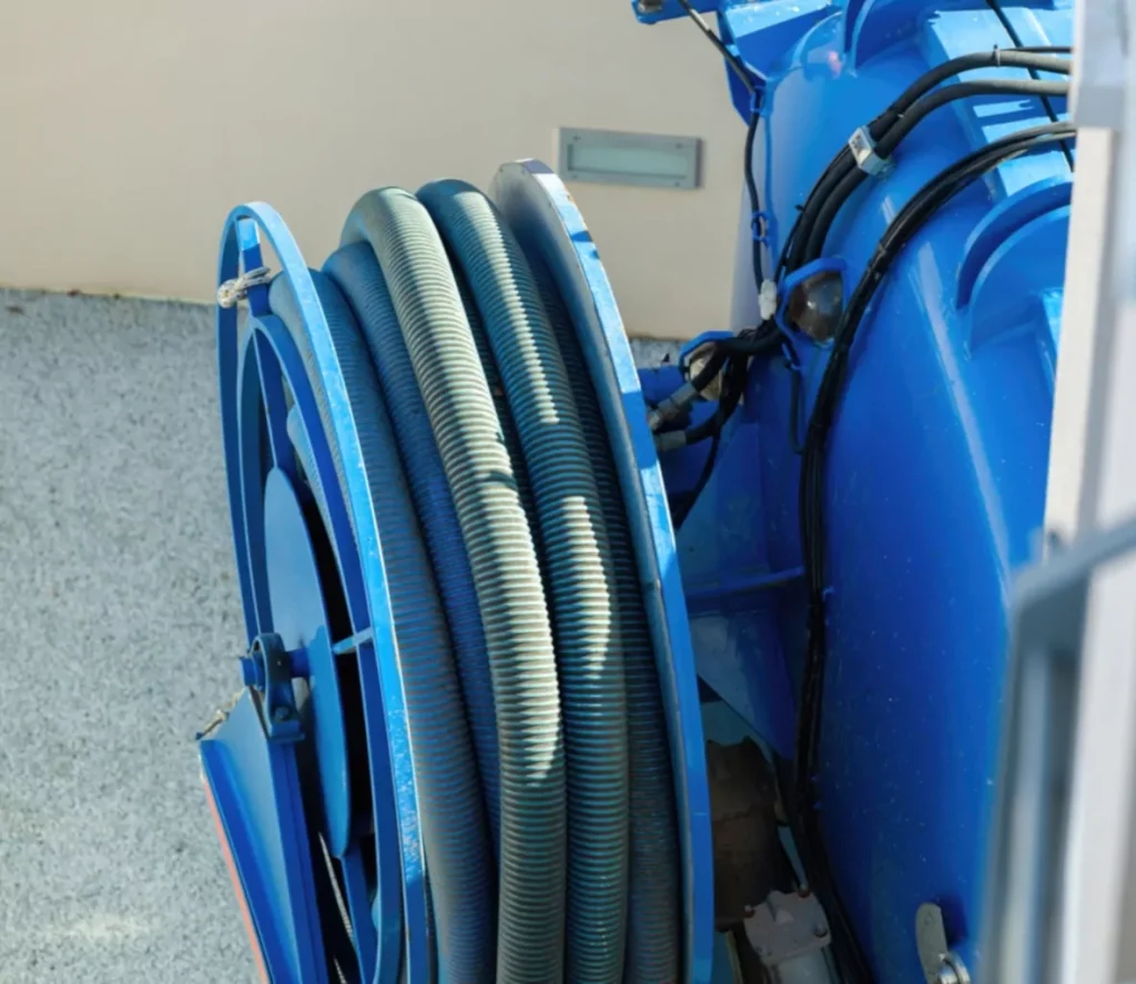 Drain cleaning machine