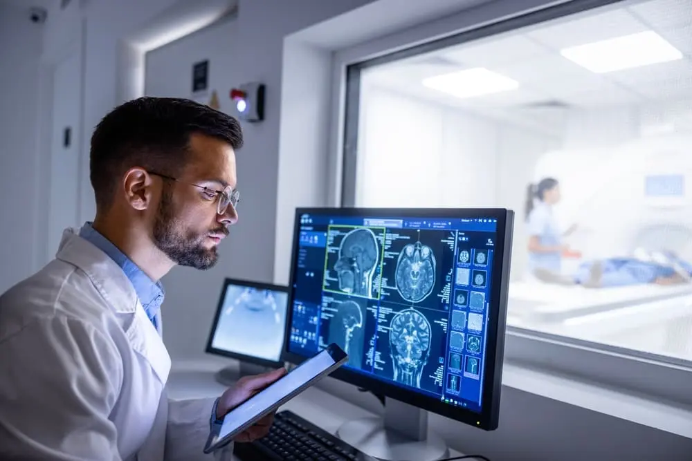 Cómo se hace una resonancia magnética cerebral