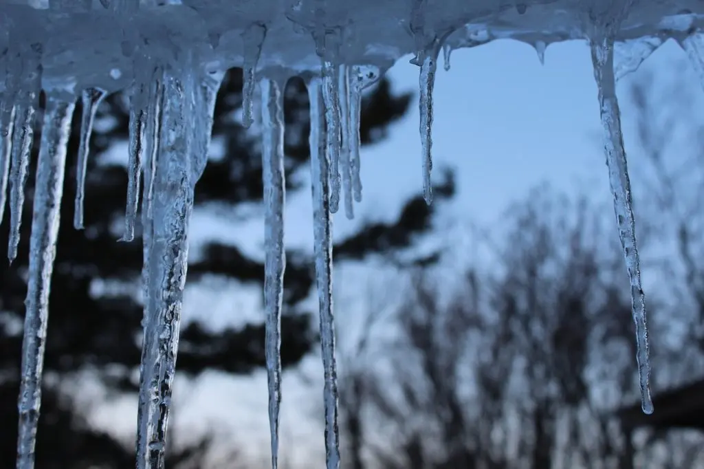roof ice melting issues