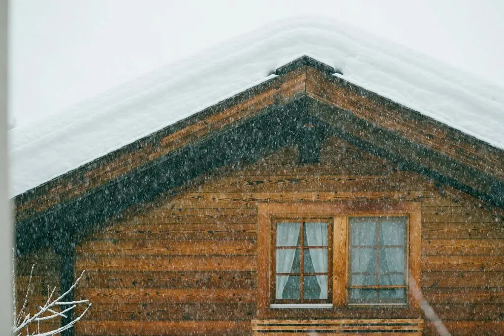 A cabin in the snow