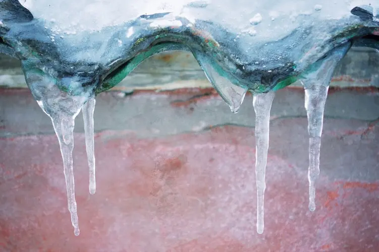 importance of preventing ice dams on roofs
