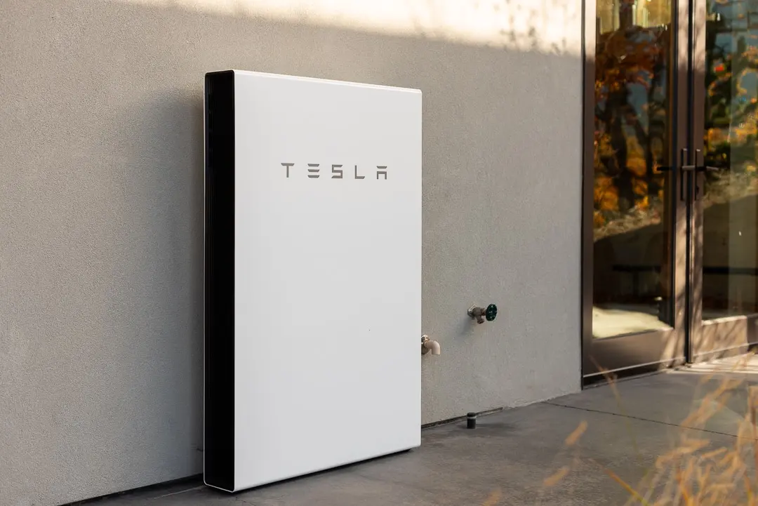 Tesla-Powerwall_True-South_Solar