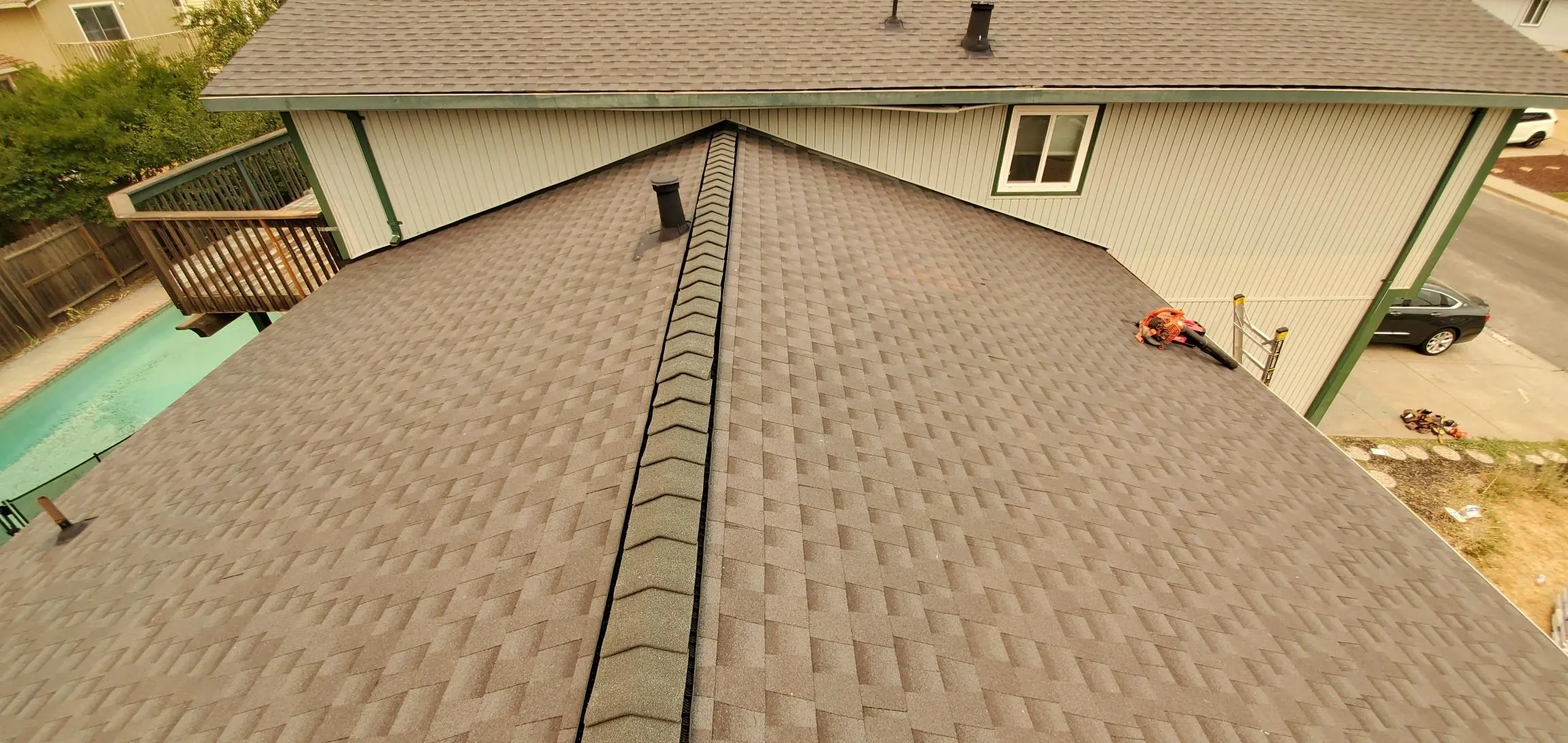Tan shingle roof
