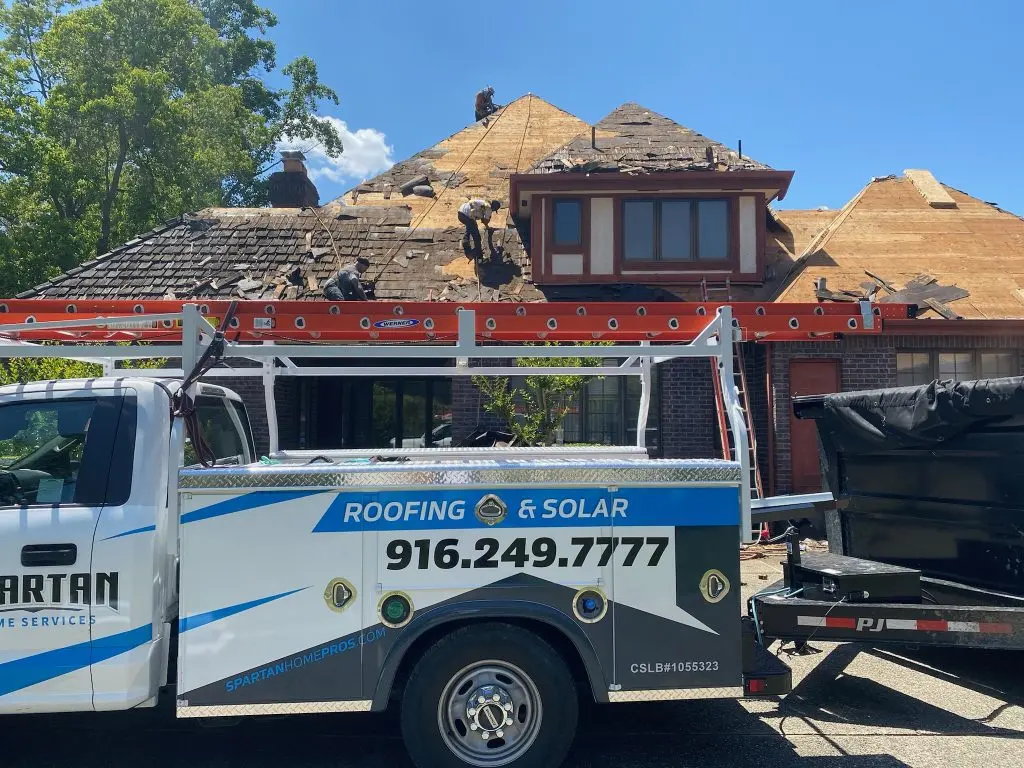 asphalt shingle roofing contractors
 roof without shingles