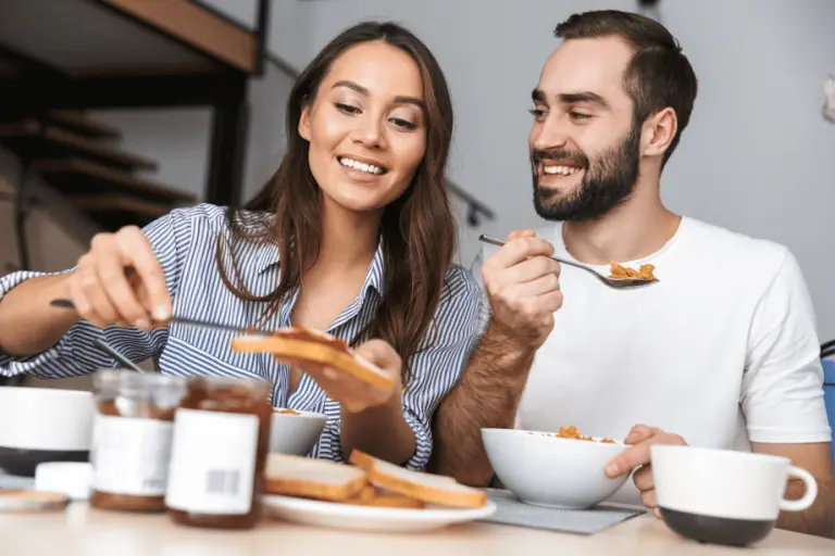 couple-eating-Art & Science Family Dentistry bad breath information Woodbury, MN