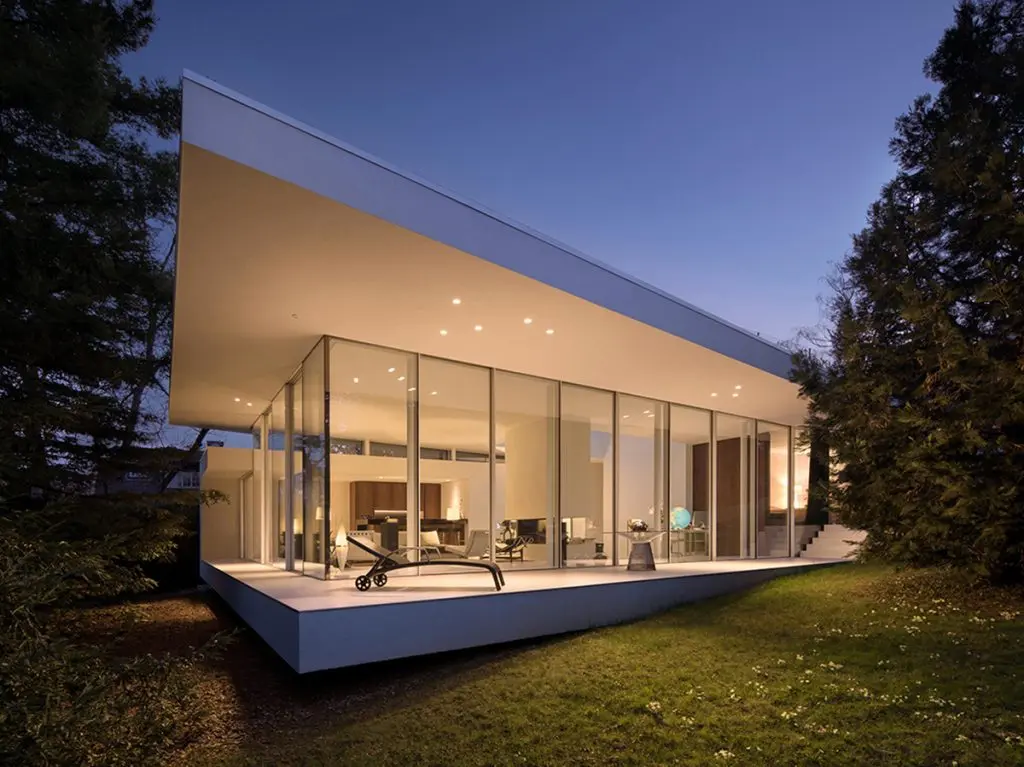 Lighting control in modern home