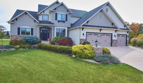 residential front yard landscaping in twin cities minnesota
