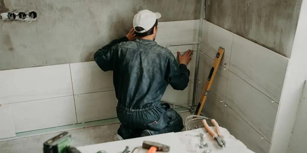 bathroom renovation while living in house