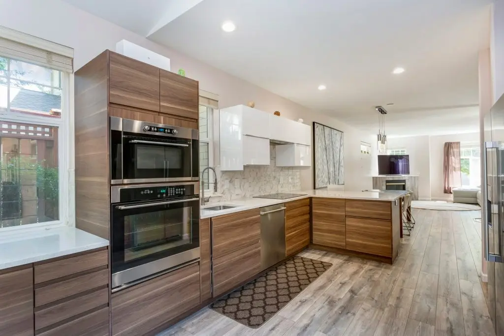 how to maximize space in a small kitchen