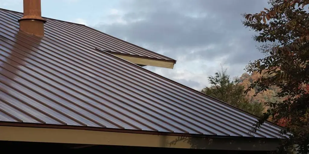 how long does a metal roof last