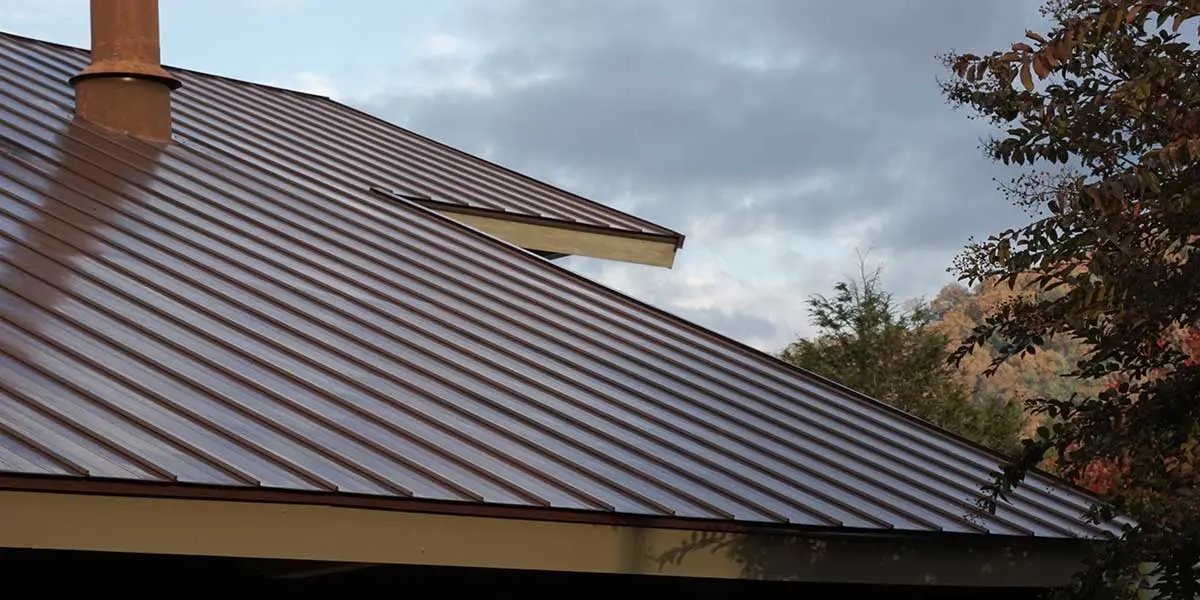 how long does a metal roof last