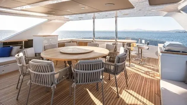 Numarine 40MXP upper deck round dining table and bar — shipyard photo