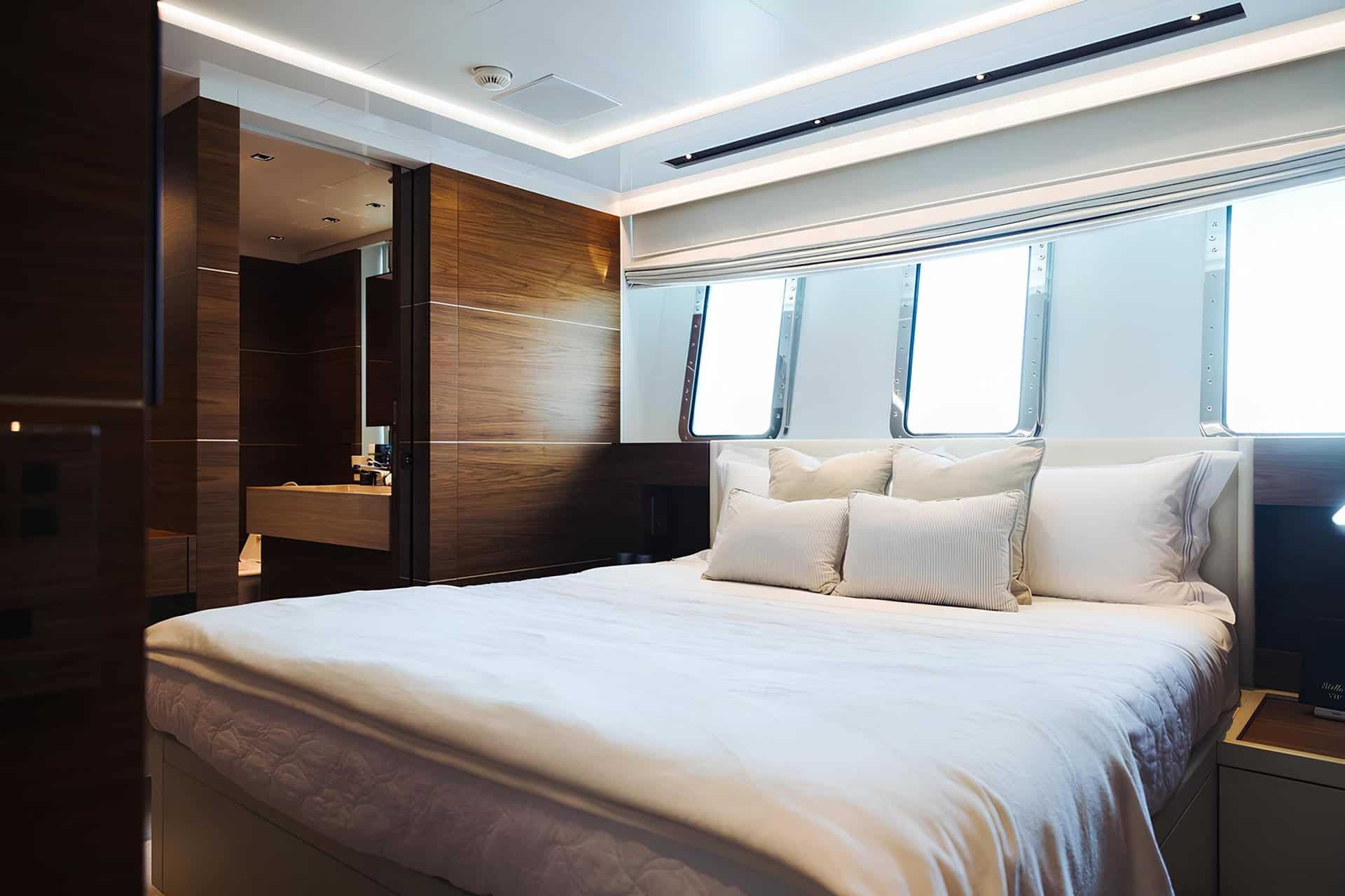 Sanlorenzo 40 Alloy guest cabin in soft neutral fabrics