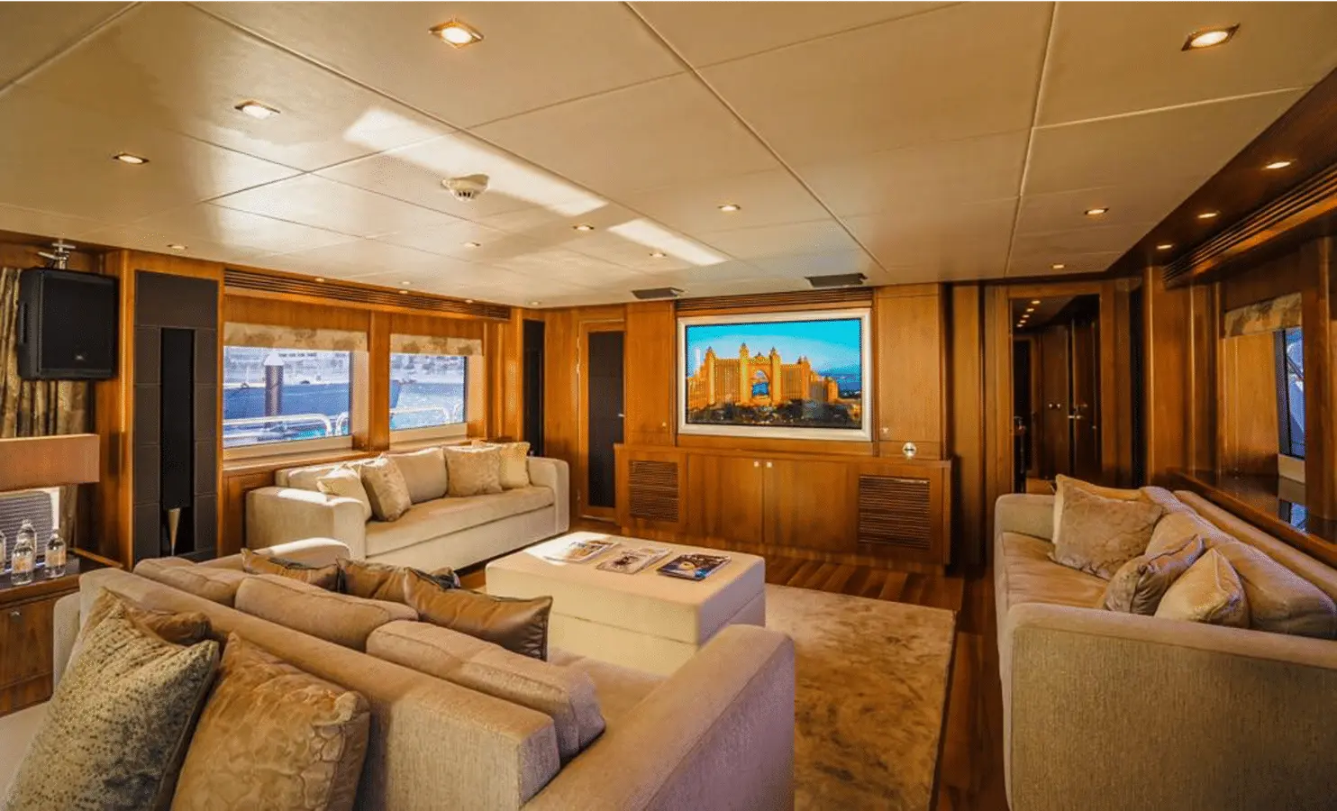 Sunseeker 40M skylounge with corner sofas and wide screen TV