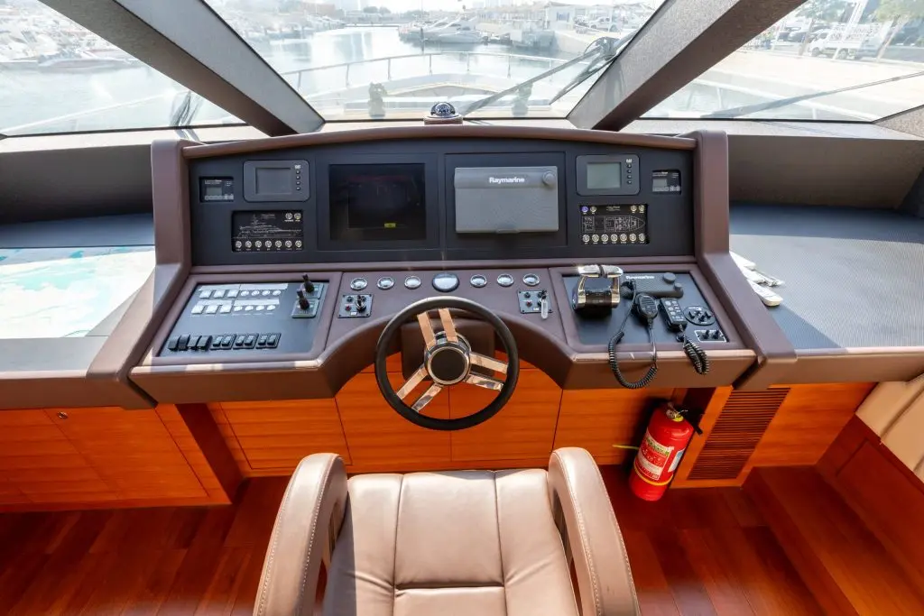 Cante 97 yacht captain bridge with navigation controls and dashboard