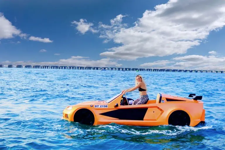 Where to rent a Corvette Jetcar in Dubai?