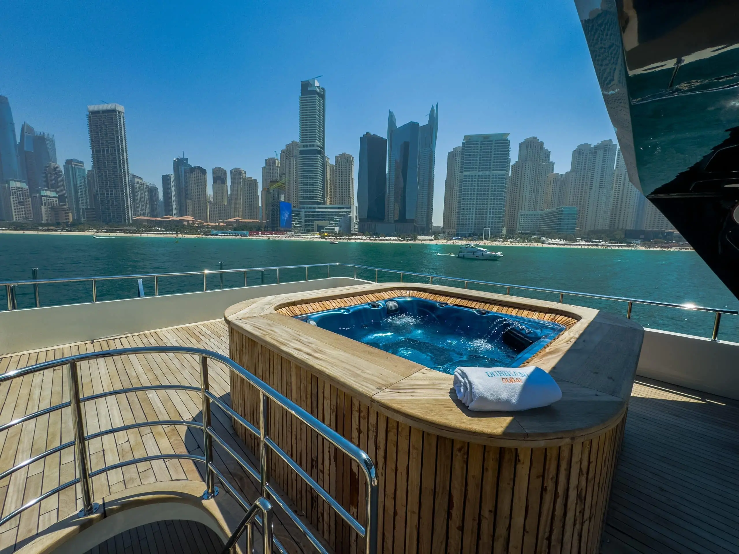 Corner spa pool on Sapphire 150 Yacht Dubai Marina